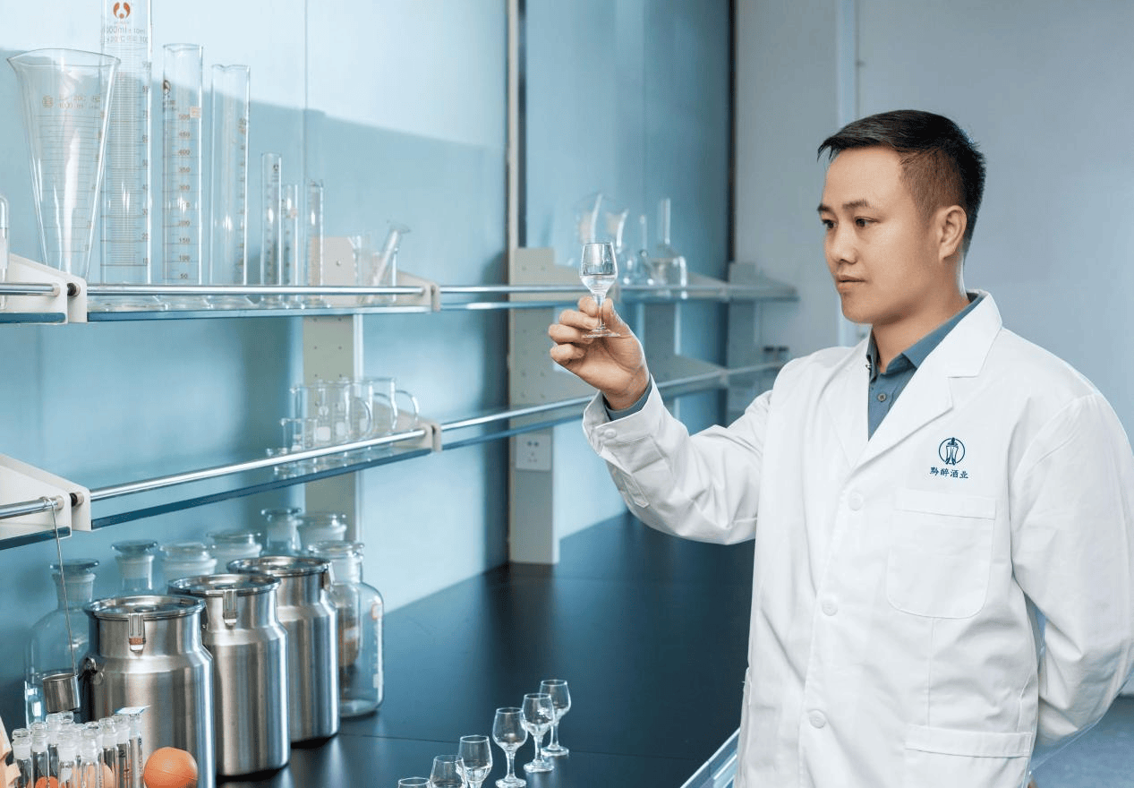 茄子视频污视频酒业总工程师赵仕蛟 | 二十九载奋斗不辍，农家少年终成不凡工匠